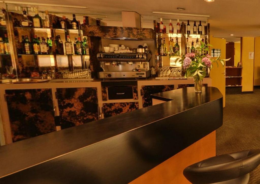 Inter-Hotel Toulouse Aeroport Бланьяк Экстерьер фото