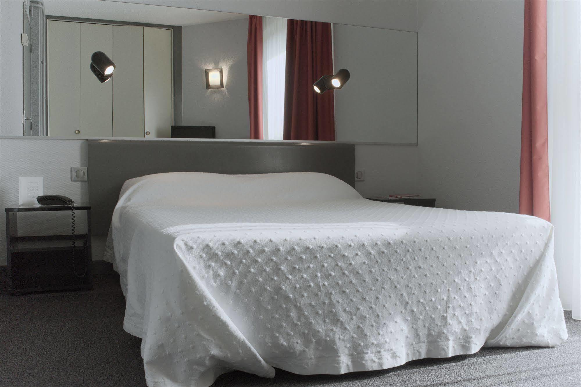 Inter-Hotel Toulouse Aeroport Бланьяк Экстерьер фото